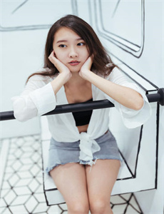 体育生GARY猛烈GARY-把校花压在身子底下娇喘