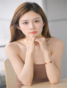 美女秀胸-拉丁舞曲